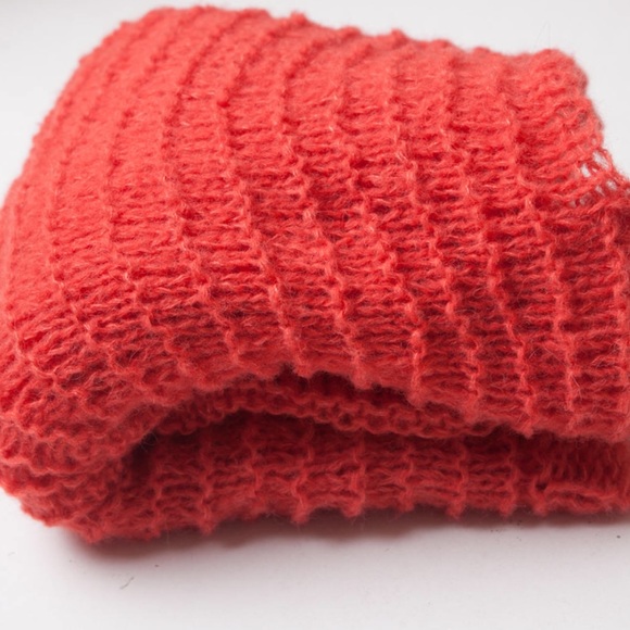 BRAND NEW/NEVER WORN CUSTOM MADE SWEATER - Picture 6 of 7